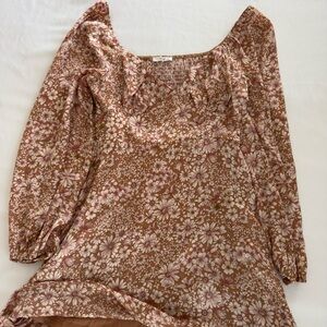Timing Floral Top in Tan and Cream